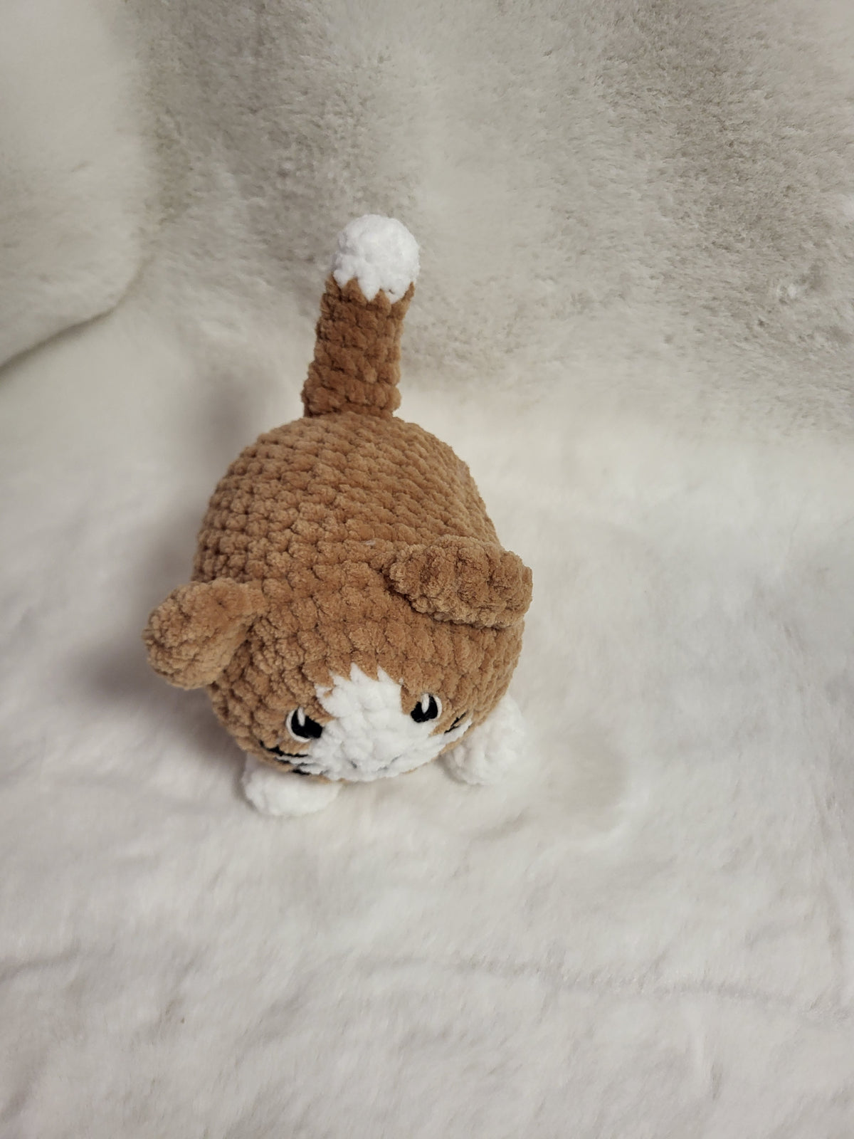 Katze (weisses Gesicht, Pfötchen und Schwanzspitzchen)